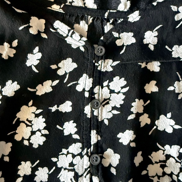 LOFT Floral V-Neck Button Blouse | Women’s XL | Black White Long Sleeve Top - Picture 7 of 10